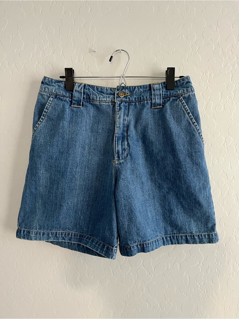 Cherokee Women’s Medium Blue Denim Shorts